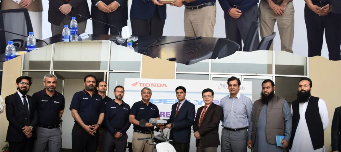 GIKI Partners with Atlas Honda LTD for joint research & innovation in Pakistan's electric mobility sector. Atlas Honda gifted their latest electric vehicle bike, the Honda BENLY e, to GIKI.
